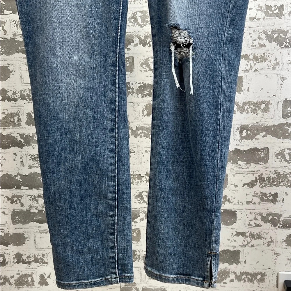 Lucky Brand Lolita Skinny Classic Blue Straight Leg Distressed Jeans Size 6 28 - Picture 2 of 7